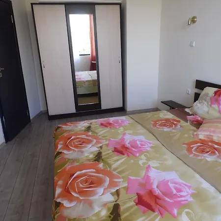 Golden Maria Yalta Complex 公寓 *